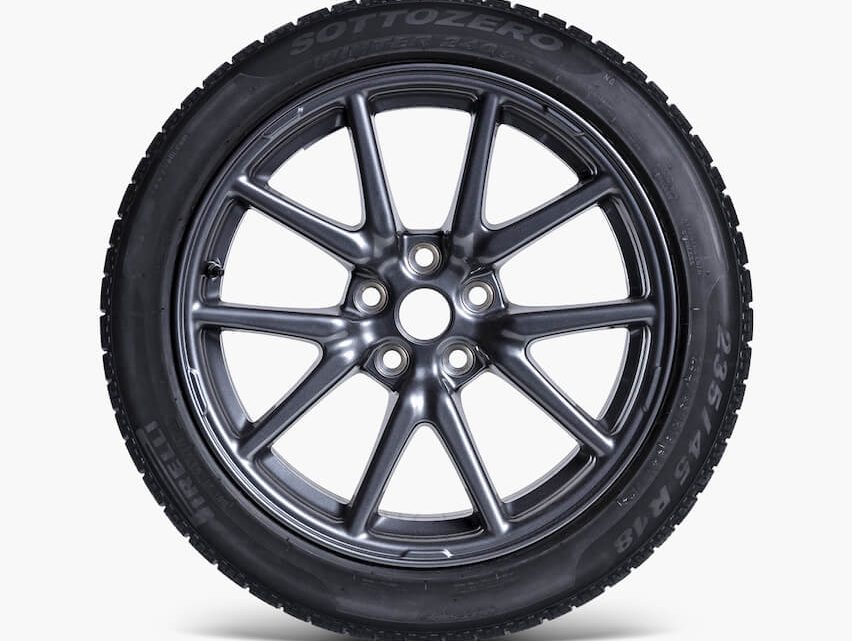 BEST 19 INCHES TIRES FOR TESLA MODEL 3